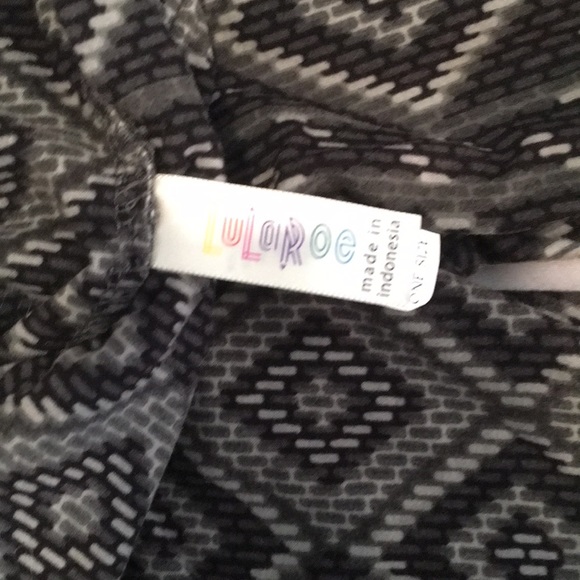 Snakeskin printed LuLaRoe leggings - Picture 3 of 3